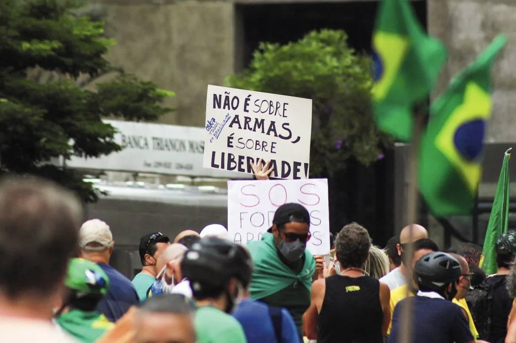PRIORIDADE - Ato a favor de armas em Brasília: bandeira da radicalização na segurança mobiliza público masculino