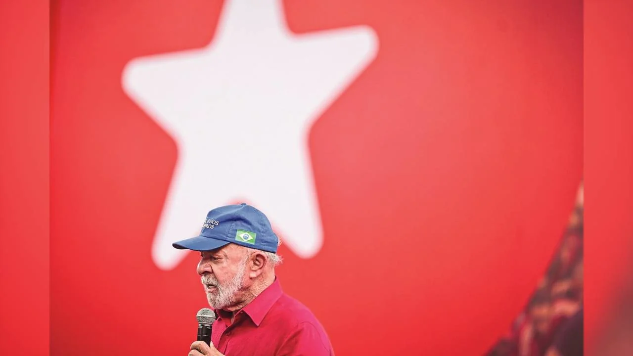 VANTAGENS - Lula: pacote de bondades estimado em 200 bilhões de reais e desorganização dos adversários